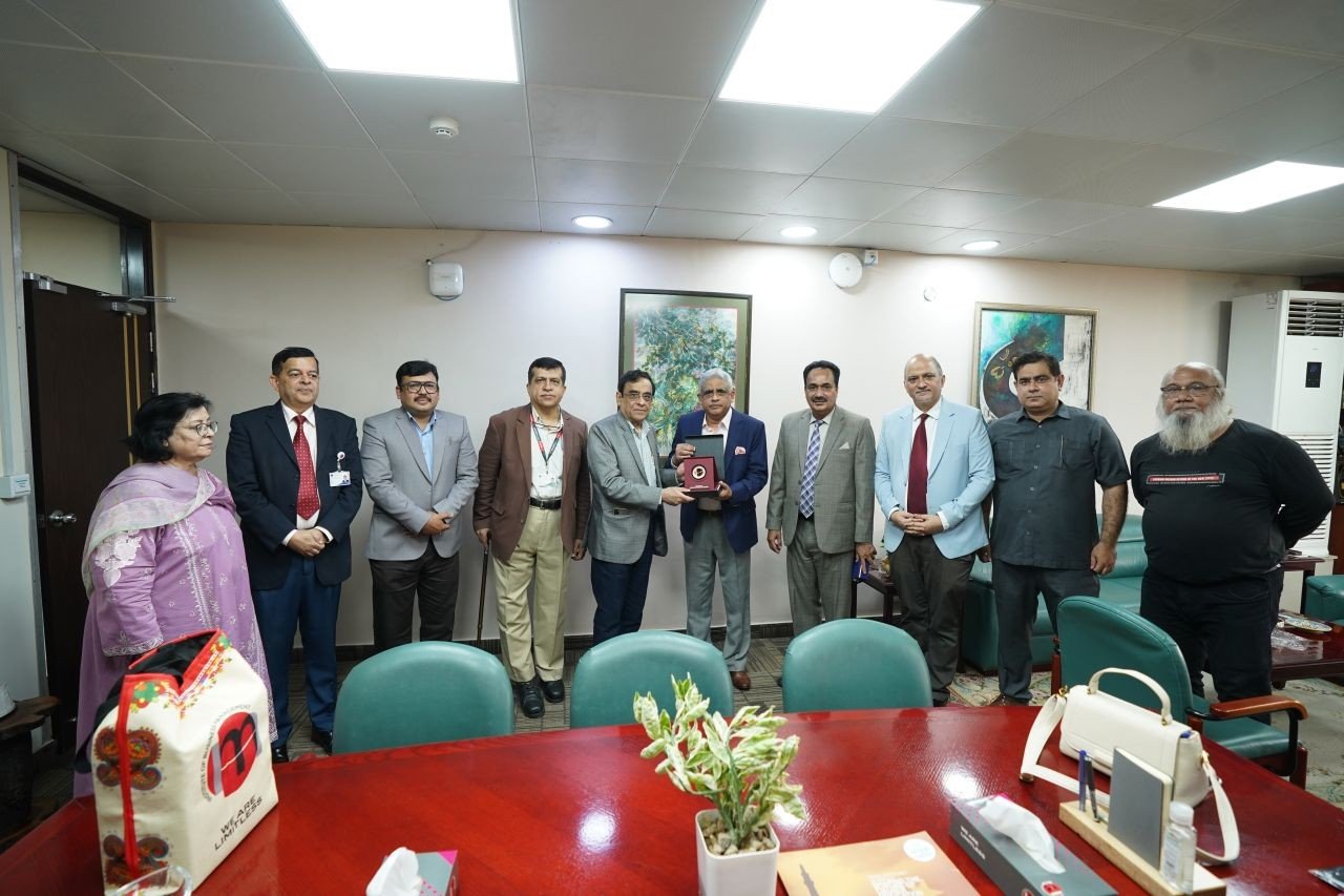 Prof. Dr. Javaid Laghari, Former Chairman of the HEC and Convener of the HEC Task Force, Visits IoBM's ORIC and BIC